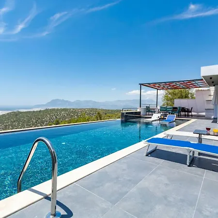 Erdem Uezuemlue Вілла *